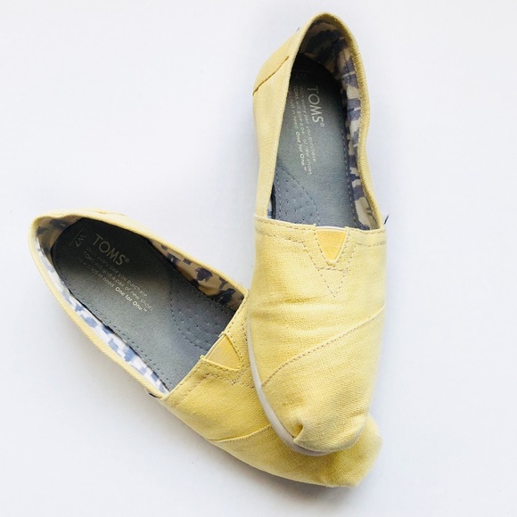 toms yellow shoes